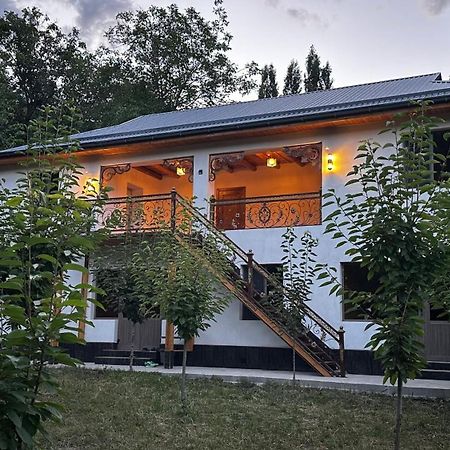 Hayat Guesthouse Nuratau Mountains Yukary-Ukhum Exteriör bild