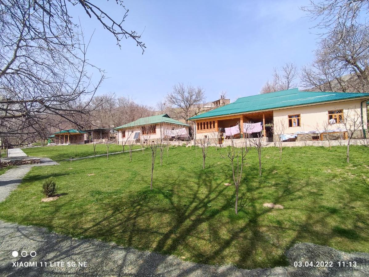 Hayat Guesthouse Nuratau Mountains Yukary-Ukhum Exteriör bild
