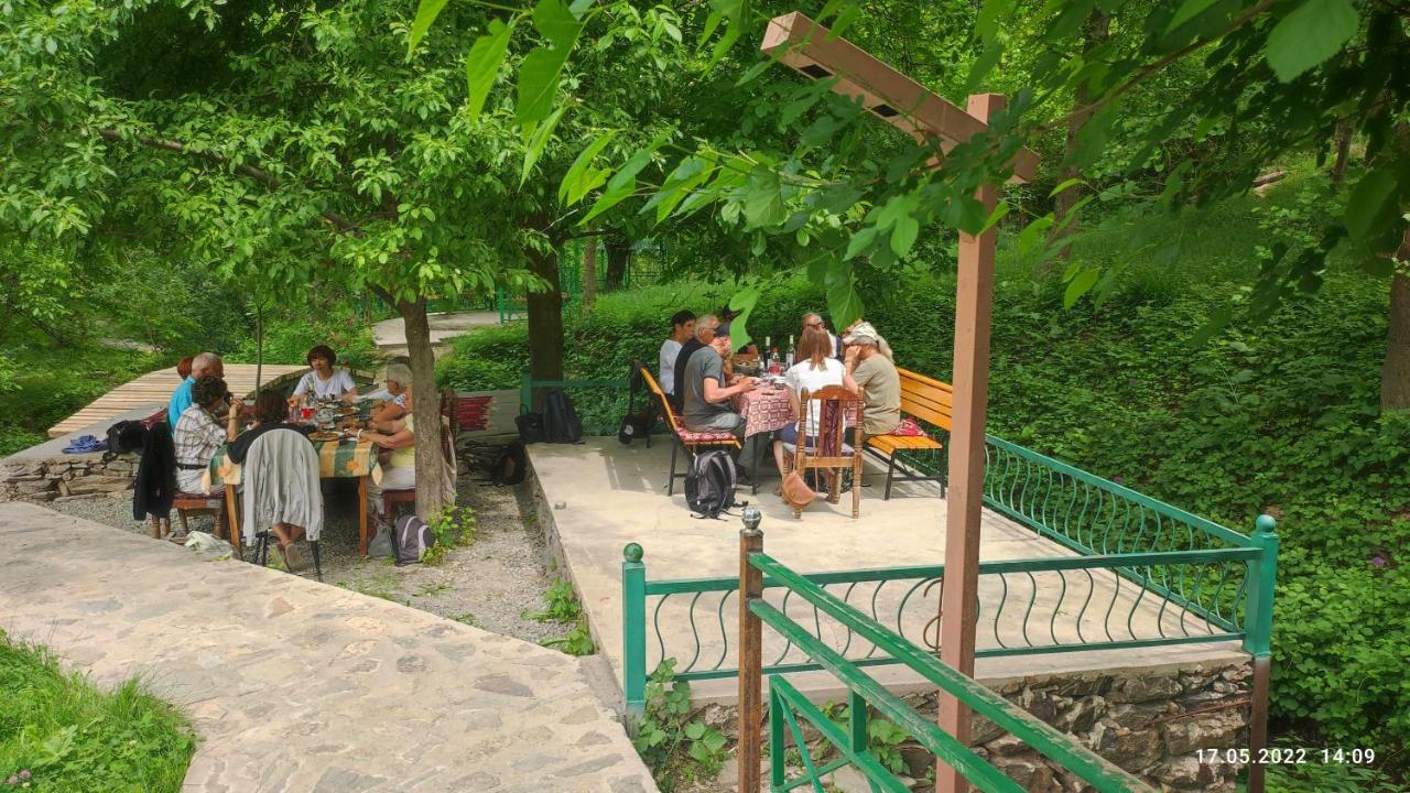 Hayat Guesthouse Nuratau Mountains Yukary-Ukhum Exteriör bild