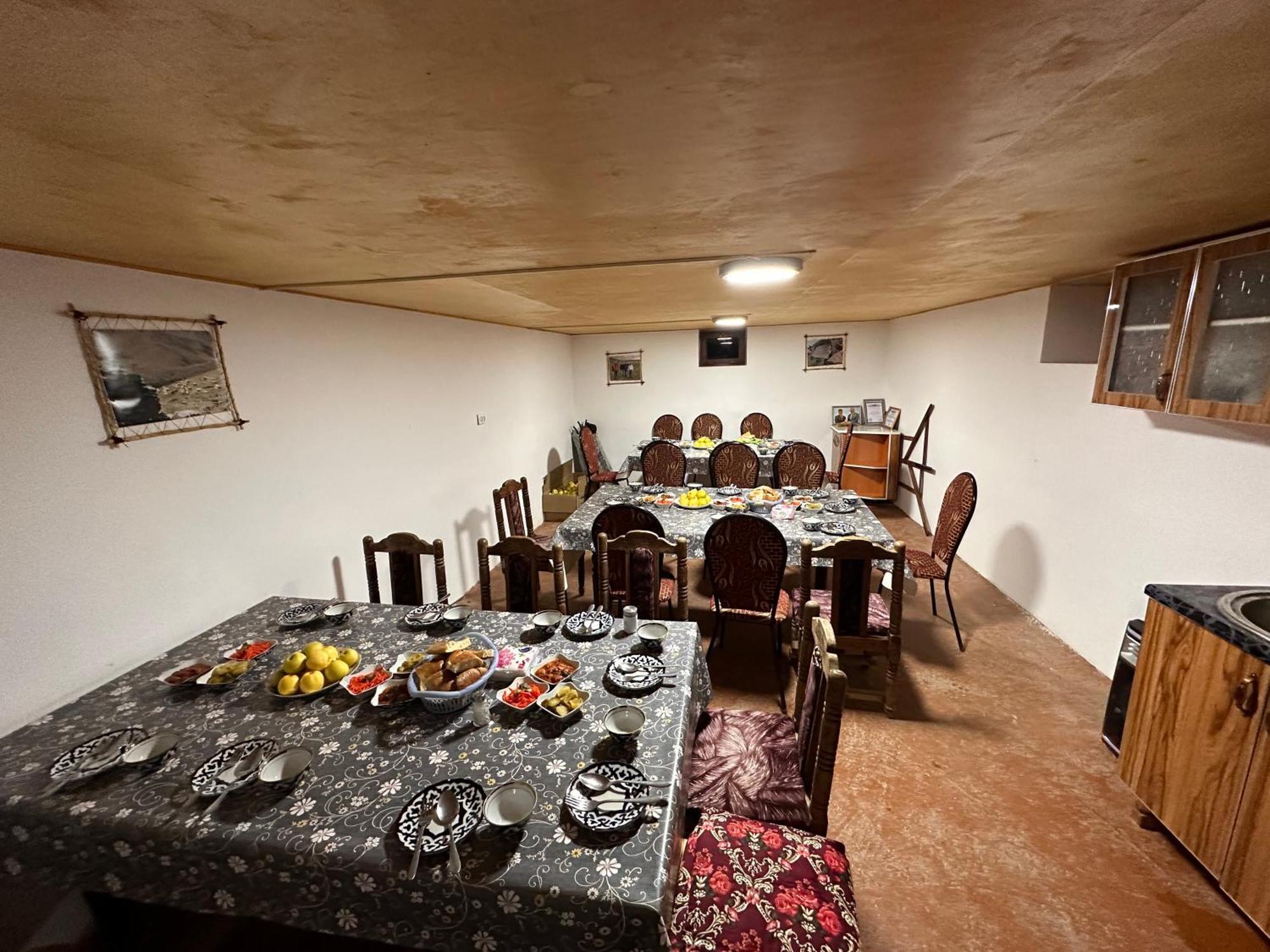 Hayat Guesthouse Nuratau Mountains Yukary-Ukhum Exteriör bild