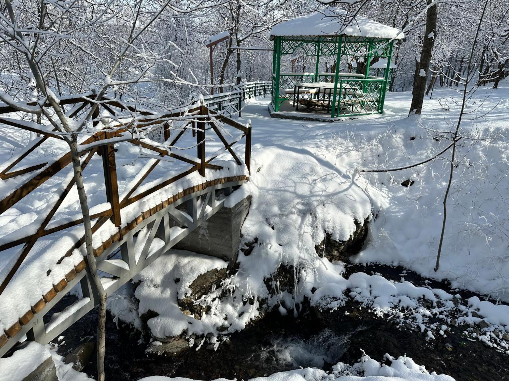 Hayat Guesthouse Nuratau Mountains Yukary-Ukhum Exteriör bild