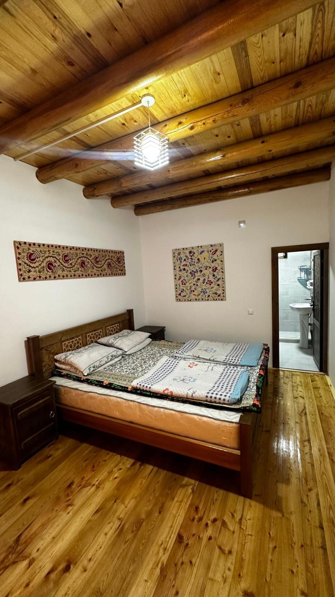 Hayat Guesthouse Nuratau Mountains Yukary-Ukhum Exteriör bild