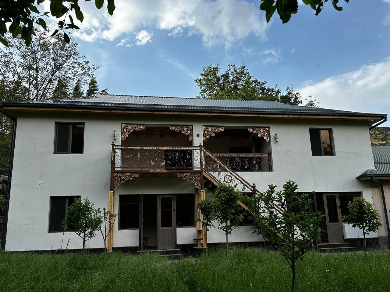 Hayat Guesthouse Nuratau Mountains Yukary-Ukhum Exteriör bild
