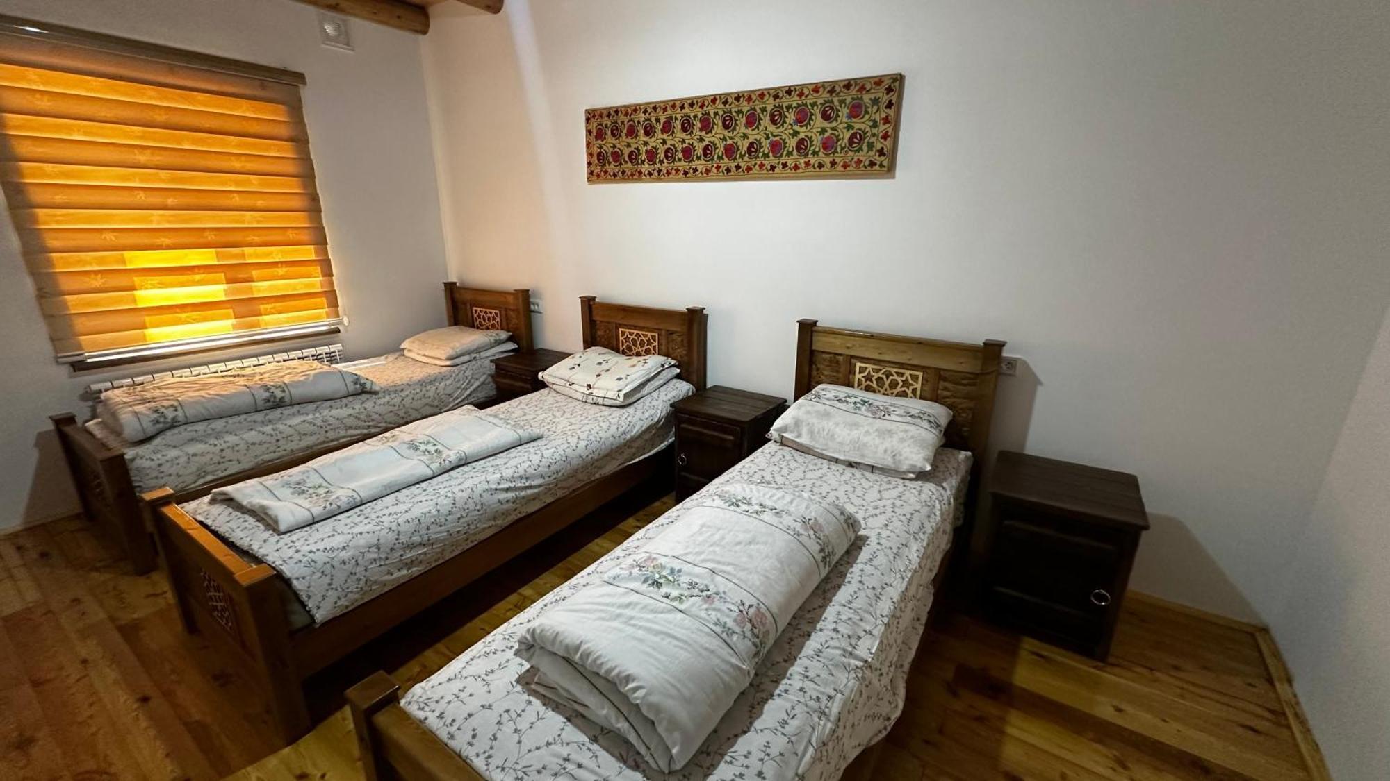 Hayat Guesthouse Nuratau Mountains Yukary-Ukhum Exteriör bild