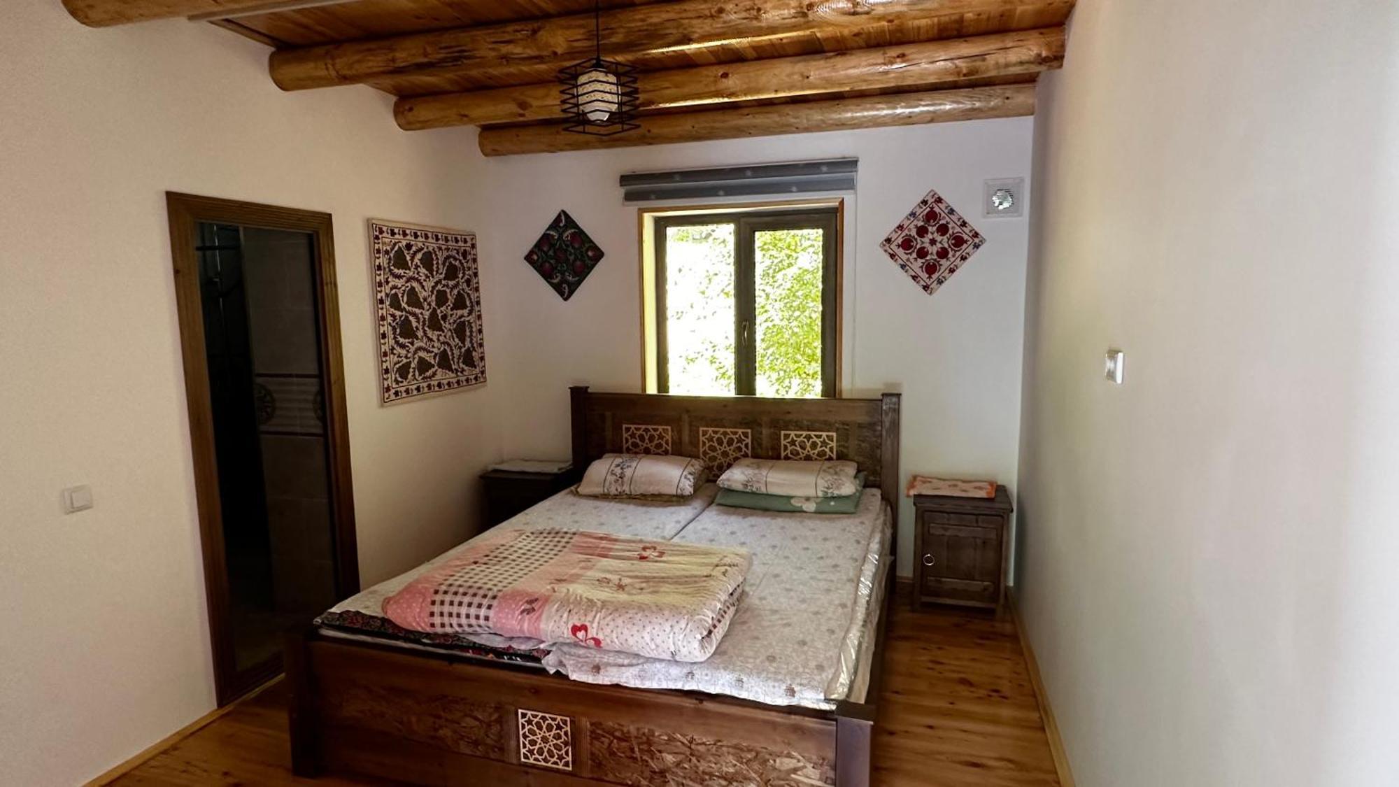 Hayat Guesthouse Nuratau Mountains Yukary-Ukhum Exteriör bild